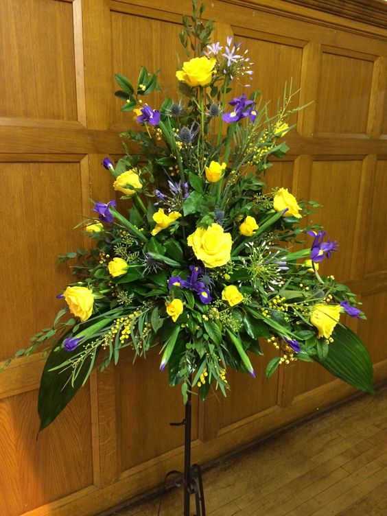 flower arrangements for church
